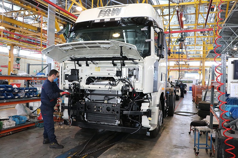 مراحل تولید کامیونت FAW در سیبا موتور (ویدئو)