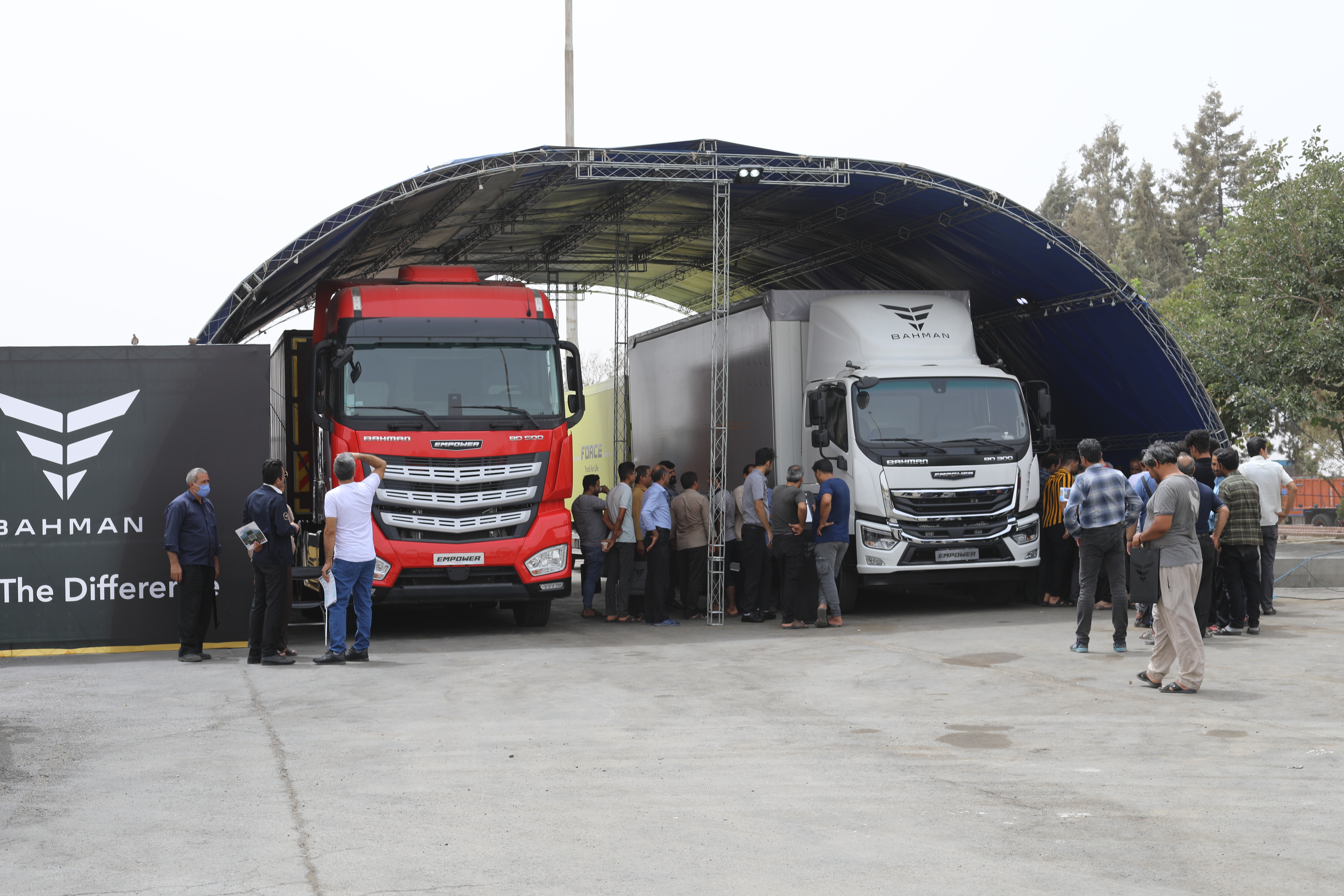 استقبال رانندگان پایانه باربری مشهد از محصولات تجاری گروه بهمن